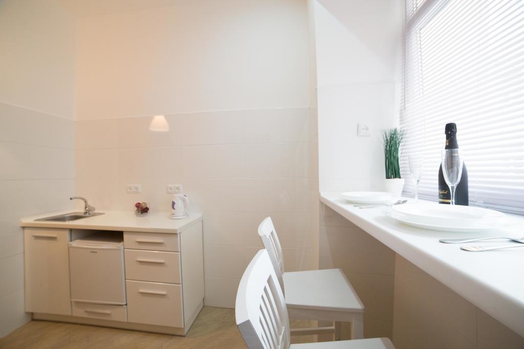 Apartment On Filatova 10/1 Lviv Exterior photo